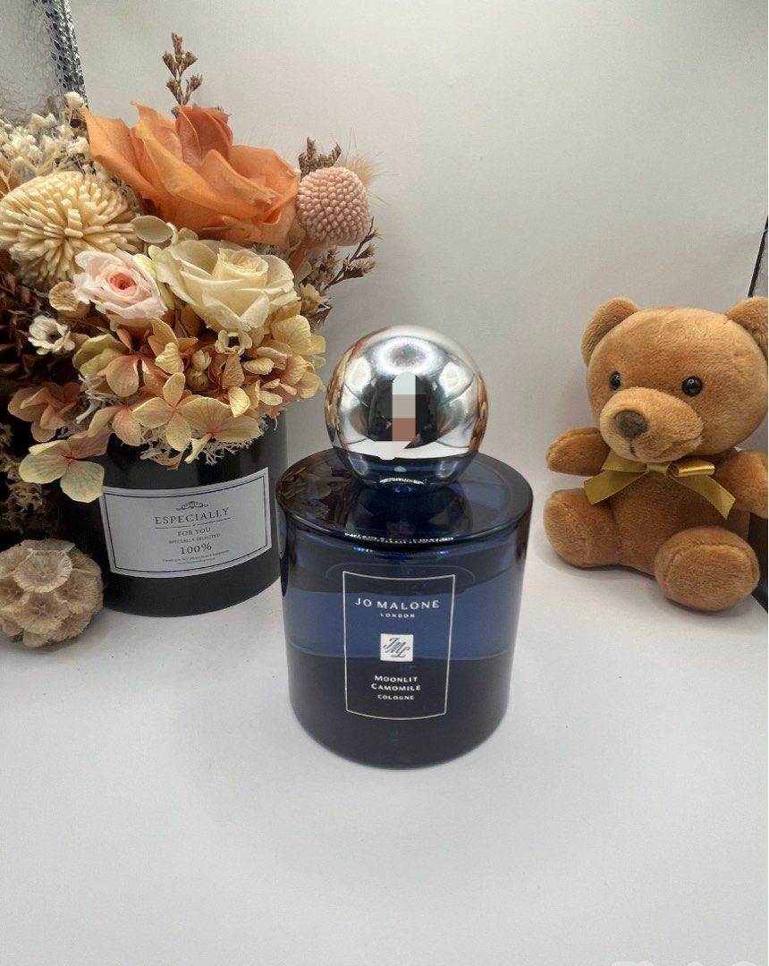 由 mete999 (刊登 ID 1380650697，圖片 1) 提交，位於 台南市 (Tainan) 的 jo malone 洋甘菊100ml/無盒 (類別：香水、體香劑)，說明：Jo Malone 圖片實拍，水位與日期，可供參考 香水保存方式：收納櫃中，避免陽光照射 優惠出售 💫絕非劣質品💫 是收藏，釋出，無盒 💢盒子沒收藏 ，不介意再下單喔💢 出貨會包裝嚴實確保商品 💥請參考實拍圖💥 ‼️以上認可在下單喔‼️ ‼️售出不退換喔‼️感謝☺️。
