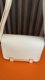 (Kategori: ) berada di . Dikirim oleh brandedboutiquez (ID iklan 1380527525, Gambar 1). Deskripsi: .