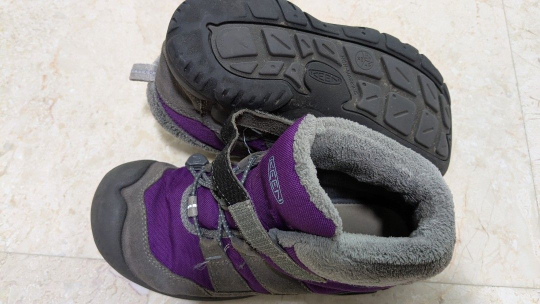 Keen Winter Boots (UK size 3) (Category: Babies & Kids Fashion) located in Singapore. Submitted by kwan2046 (Listing ID 1380588699, Image 3). Description: - Keen winter boots - Purple and grey color - Durable sole for traction - Keeps feet warm and protected - Good condition - Daughter loved it because it was flexible.