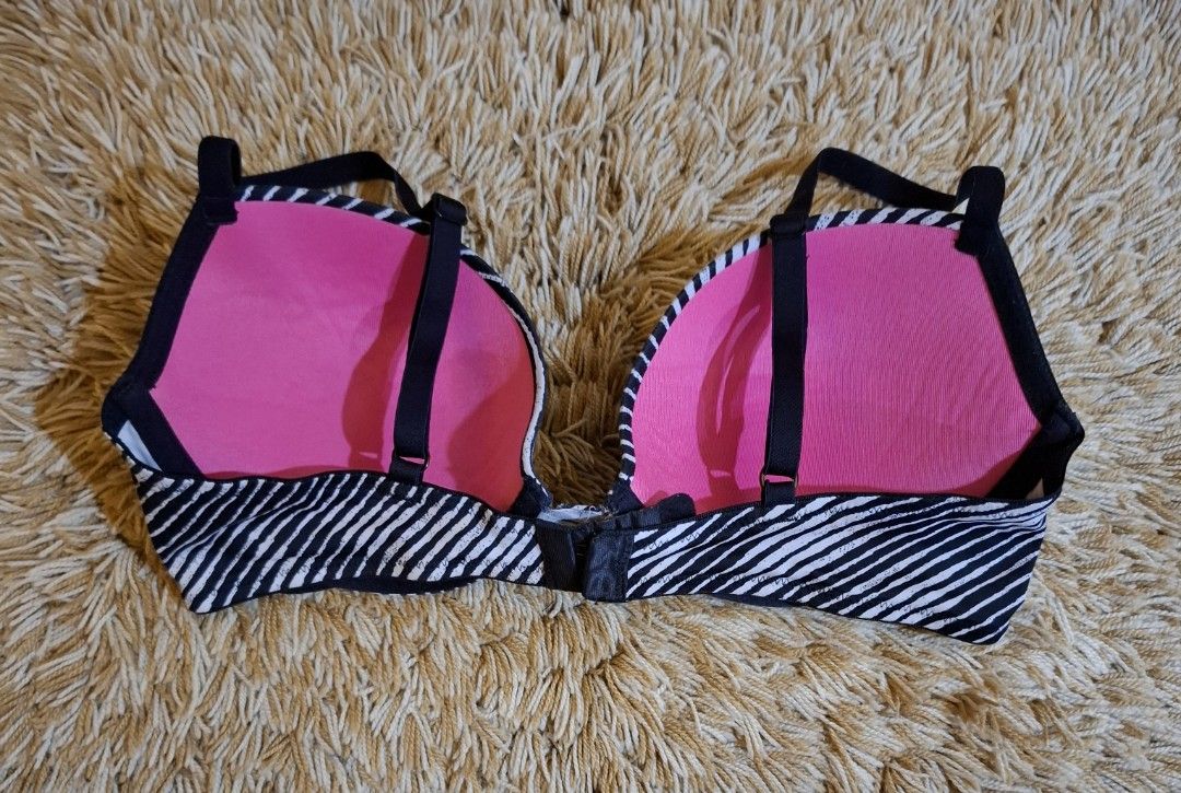 La Senza Push Up Bra 34C (Category: Undergarments & Loungewear) located in Rizal. Submitted by kline13 (Listing ID 1380616134, Image 2). Description: .