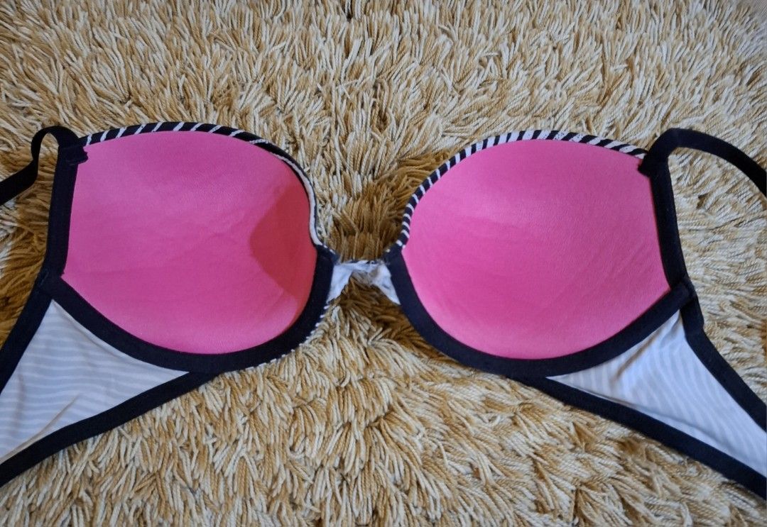 La Senza Push Up Bra 34C (Category: Undergarments & Loungewear) located in Rizal. Submitted by kline13 (Listing ID 1380616134, Image 3). Description: .