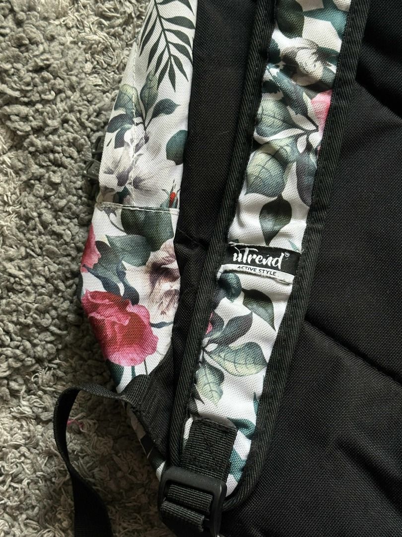 Laptop Backpack Bag (Category: Backpacks) located in Manila. Submitted by sabnstuff (Listing ID 1380535929, Image 3). Description: Only used for a month. Bought at the mall this year only for PHP 1,000 can fit 15-16" laptop can meet up at Bulacan area. .