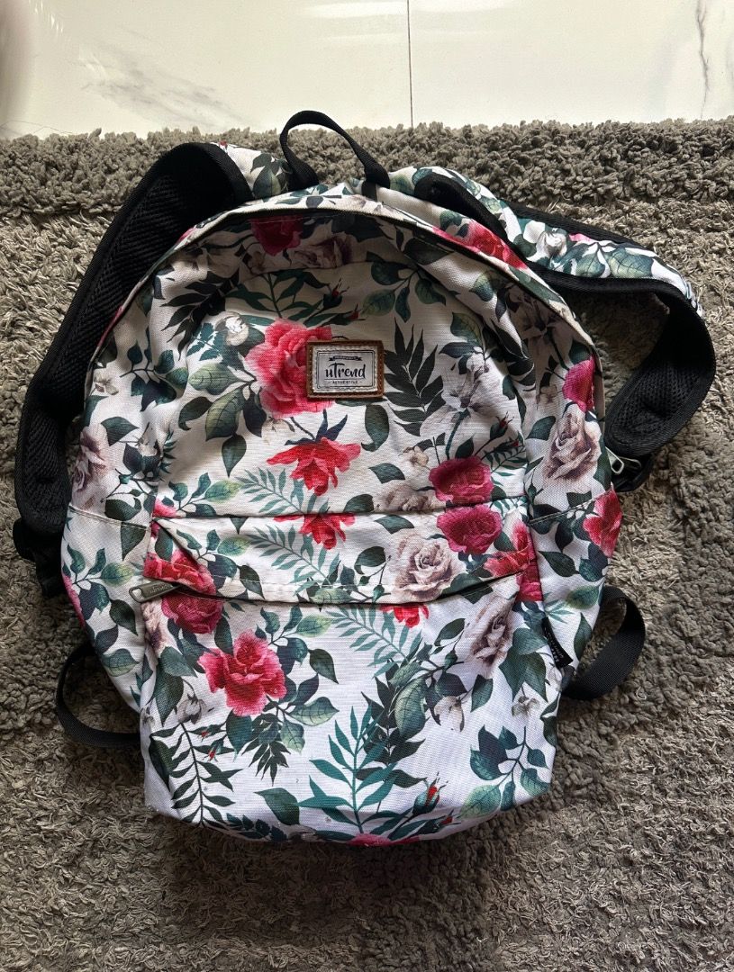 Laptop Backpack Bag (Category: Backpacks) located in Manila. Submitted by sabnstuff (Listing ID 1380535929, Image 1). Description: Only used for a month. Bought at the mall this year only for PHP 1,000 can fit 15-16" laptop can meet up at Bulacan area. .