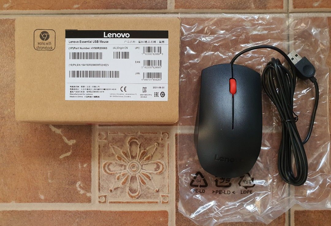 Lenovo Wired mouse x 2 pcs (Category: Mouse & Mousepads) located in Singapore. Submitted by tch2018 (Listing ID 1380500335, Image 1). Description: .