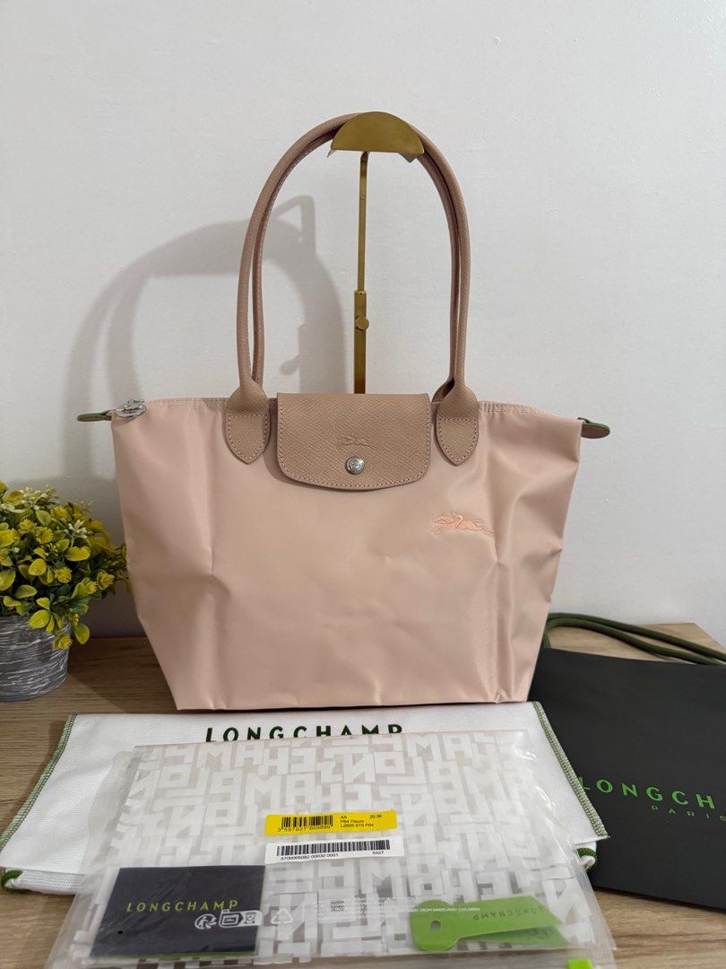 Longchamp green series medium long handle fleurs (Category: Luxury Bags & Wallets) located in Cabuyao City. Submitted by baglover1111 (Listing ID 1380639812, Image 1). Description: Brand new complete inclusions Guaranteed authentic .