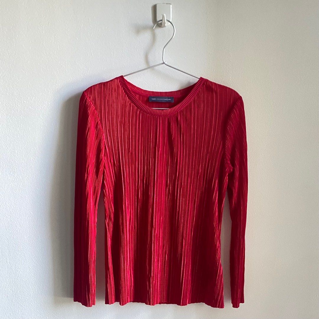Marks & Spencer Womens Vintage Pleated Top (Category: Longsleeves) located in Makati City. Submitted by jmrgrn (Listing ID 1380684616, Image 1). Description: -In good condition -fits S-M • Payment via Cash/BDO • Shipping at buyer’s expense • Location: Poblacion, Makati City • Shipping via Grab / Lalamove/LBC RFS: Decluttering Message for more photos and measurements Thank you!.