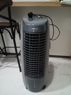 (Category: ) located in . Submitted by mandai.warehouse.sale (Listing ID 1380561250, Image 1). Description: .