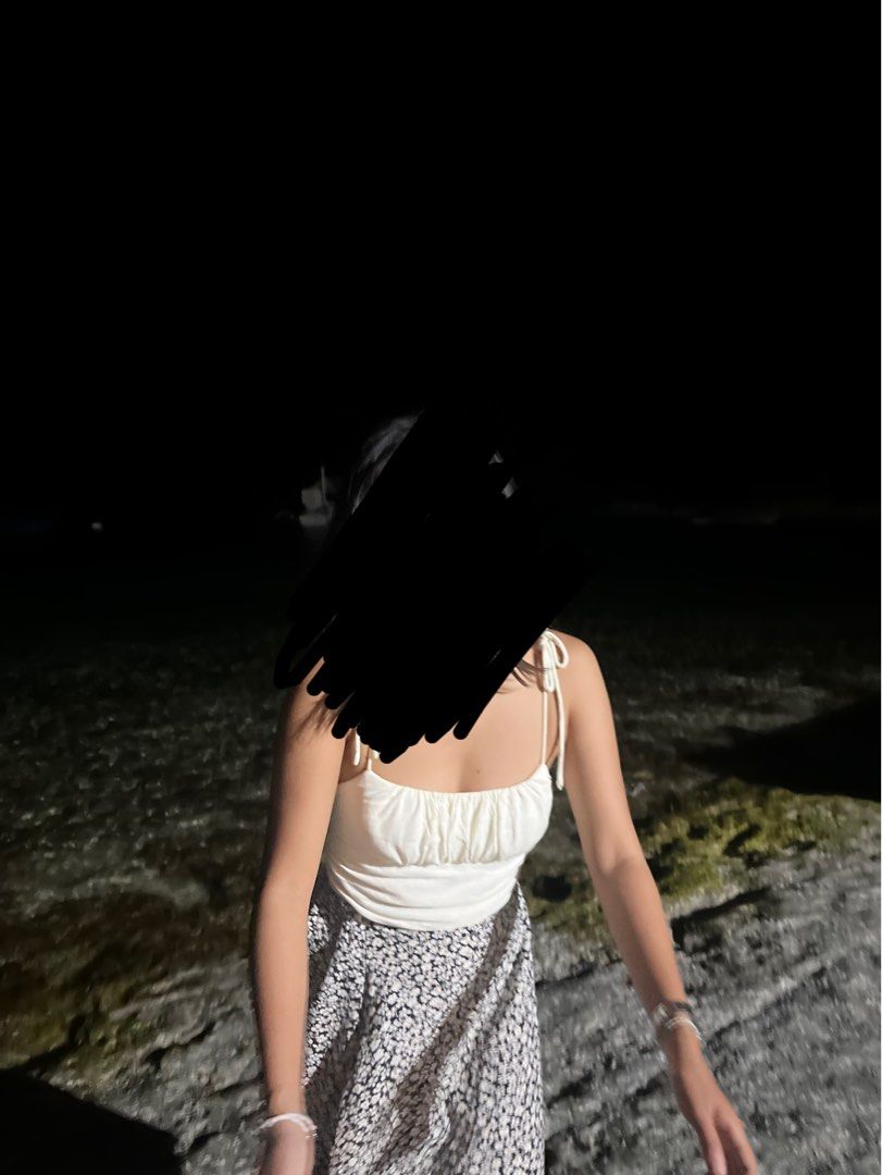 Mooloola bustier white top (Category: Sleeveless) located in Pasig City. Submitted by lightningirl (Listing ID 1380499816, Image 3). Description: xs-s.