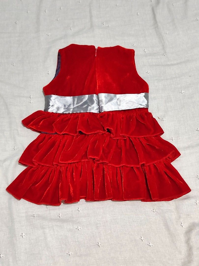 New ✨Red Maroon Bludru Dress Anak 2-3 Tahun Dress Natal Anak Dress Imlek Anak (Kategori: 1 hingga 3 tahun) berada di Jakarta Pusat. Dikirim oleh finneor (ID iklan 1380540679, Gambar 3). Deskripsi: Kondisi : New ✨ masih ada tag, belum pernah dipakai, bagus mulus cakep banget Detail : bahan bludru, resleting belakang Size : P 42cm LD 53cm Usia 2-3 Tahun atau sesuaikan dengan badan anak Warna : Merah Maroon Ala Polo Ralph Lauren, bukan Ori ya 🧡CO T