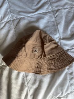 (Category: ) located in . Submitted by mywardrobefinds (Listing ID 1380554879, Image 1). Description: .