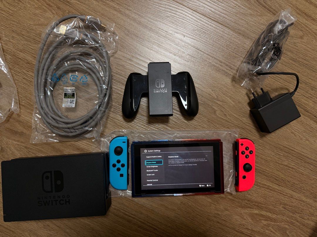 Nintendo Switch Console - Neon Red/Blue631084798307861114