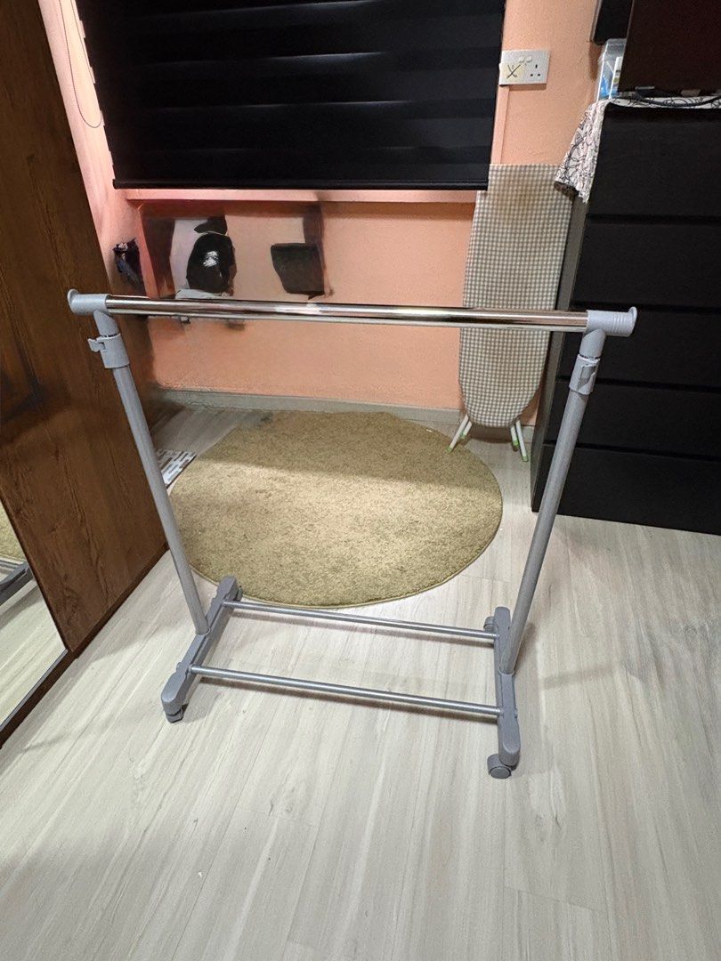 Nitori Extendable Single Hanger Rack, Furniture Home Living