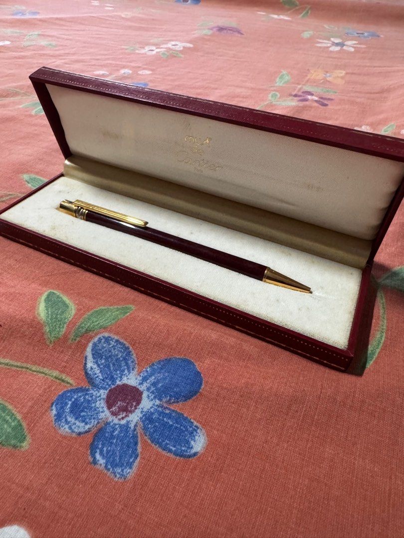 Original Cartier Pen (Category: Luxury Accessories) located in Dasmarinas. Submitted by _tiaaachiii (Listing ID 1380694330, Image 1). Description: .