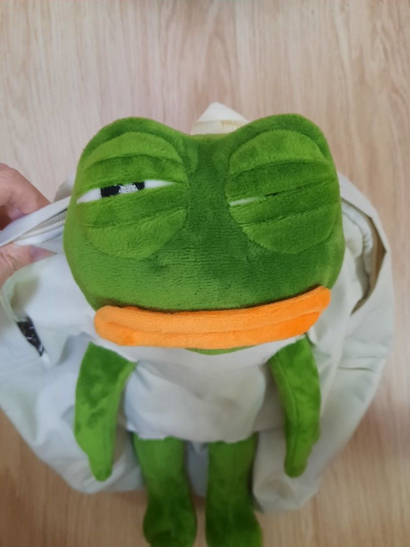 Pepe Tote / Pepe the frog 青蛙Bag 背包, 興趣及遊戲, 玩具& 遊戲類- Carousell