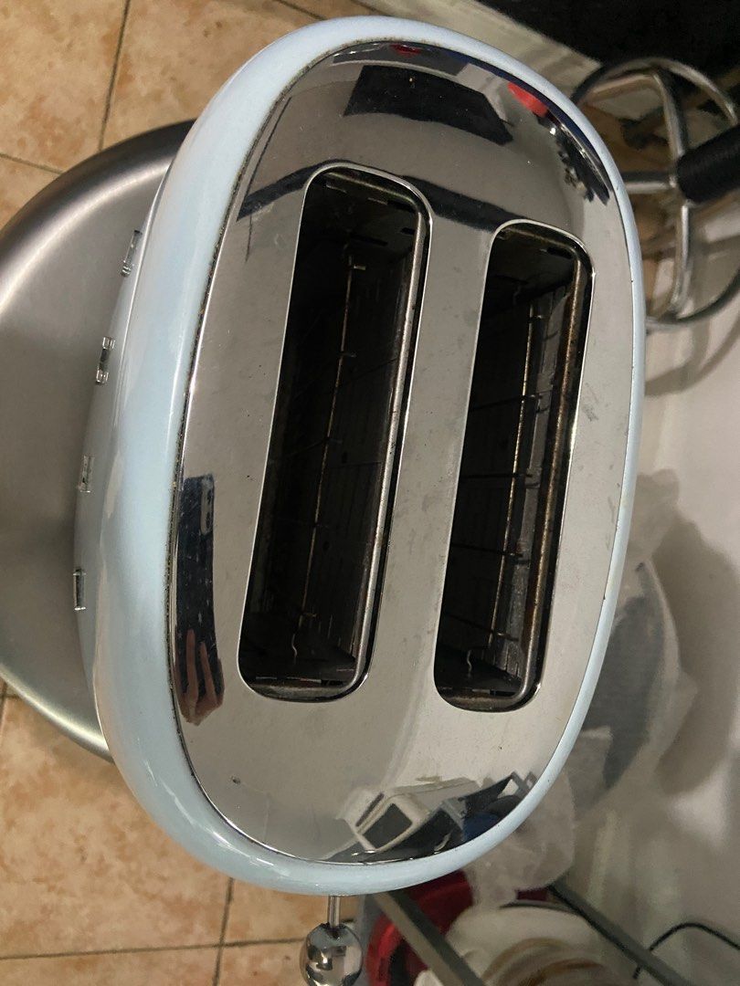SMEG Toaster Pastel Blue (Category: Ovens & Toasters) located in Quezon City. Submitted by lxkalug (Listing ID 1380607681, Image 3). Description: .