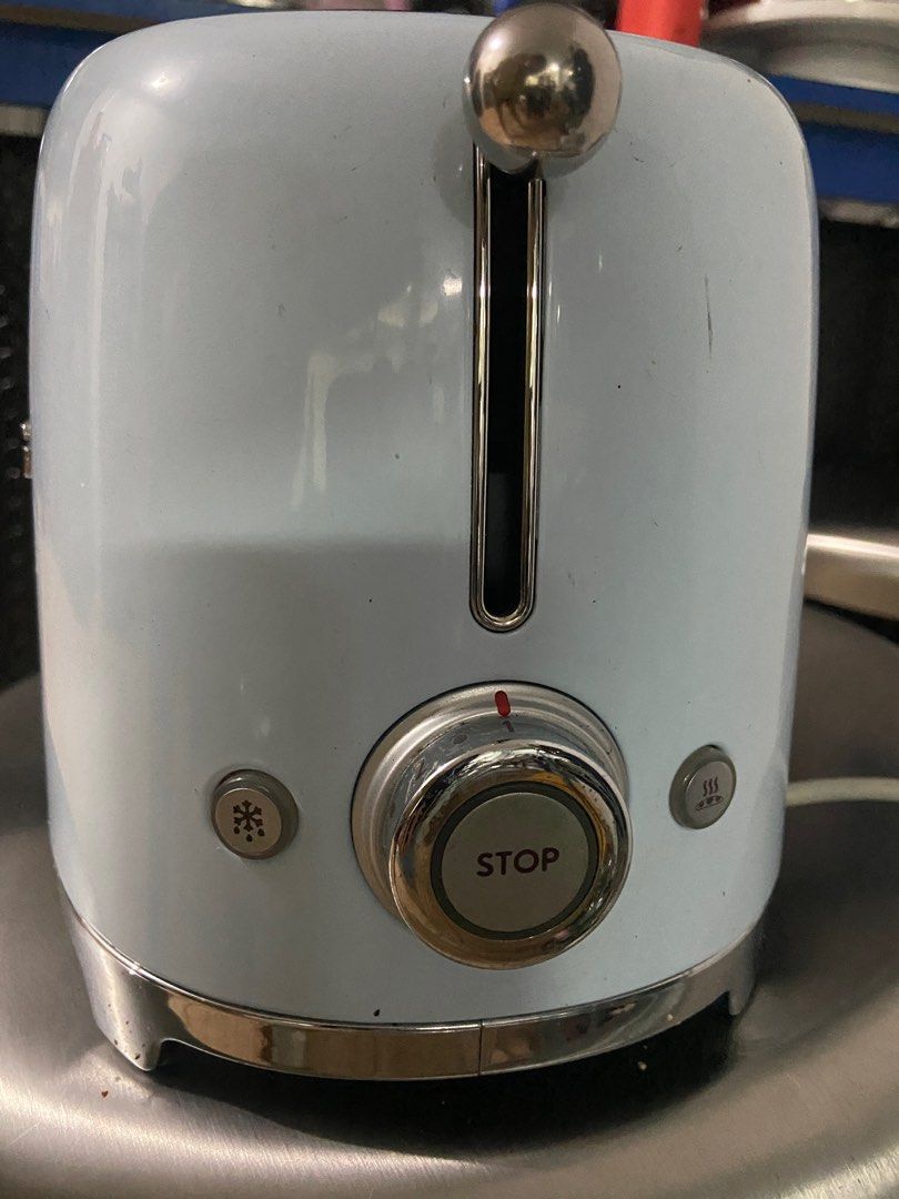 SMEG Toaster Pastel Blue (Category: Ovens & Toasters) located in Quezon City. Submitted by lxkalug (Listing ID 1380607681, Image 2). Description: .