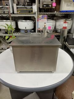 (Category: ) located in . Submitted by kitchengearss (Listing ID 1380541355, Image 1). Description: .