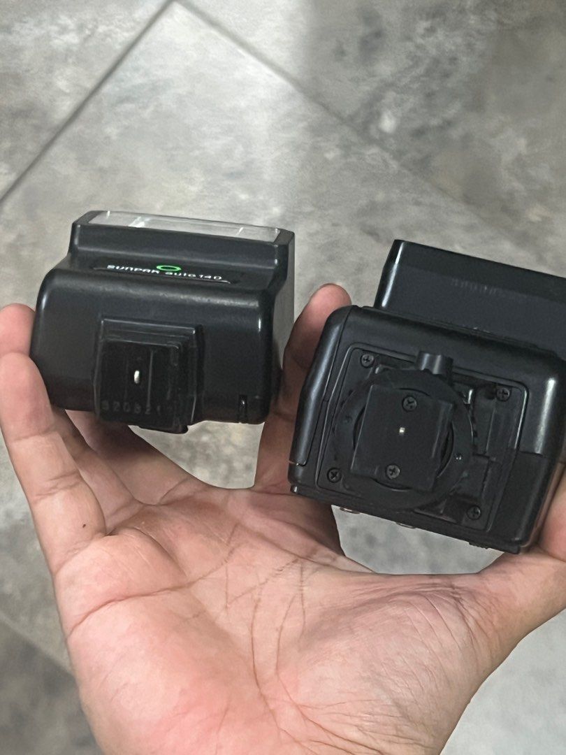 Sunpak Electronic Film Flash (Category: Flashes) located in Quezon City. Submitted by ulapaap (Listing ID 1380547770, Image 3). Description: Sunpak Auto 140 Electronic Flash (Hot Shoe Mount, Compact Type) - Compact, lightweight automatic flash for film and digital cameras - Hot shoe mount compatible with most 35mm SLRs and rangefinders - Auto and manual flash modes with two aperture settings - Guide number: GN 45 ft (ISO 100) - Requires 2x AA bat