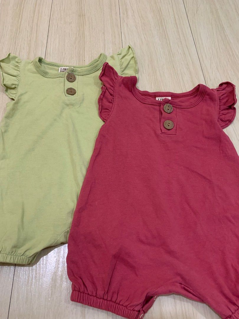 take all jumper romper libby 3-6bln (Kategori: Baju Bayi) berada di Jakarta Selatan. Dikirim oleh rekharaskofa (ID iklan 1380640107, Gambar 2). Deskripsi: take all yaa kancing aman semua minus : - turun warna - ada bolong kecil di slide akhir .