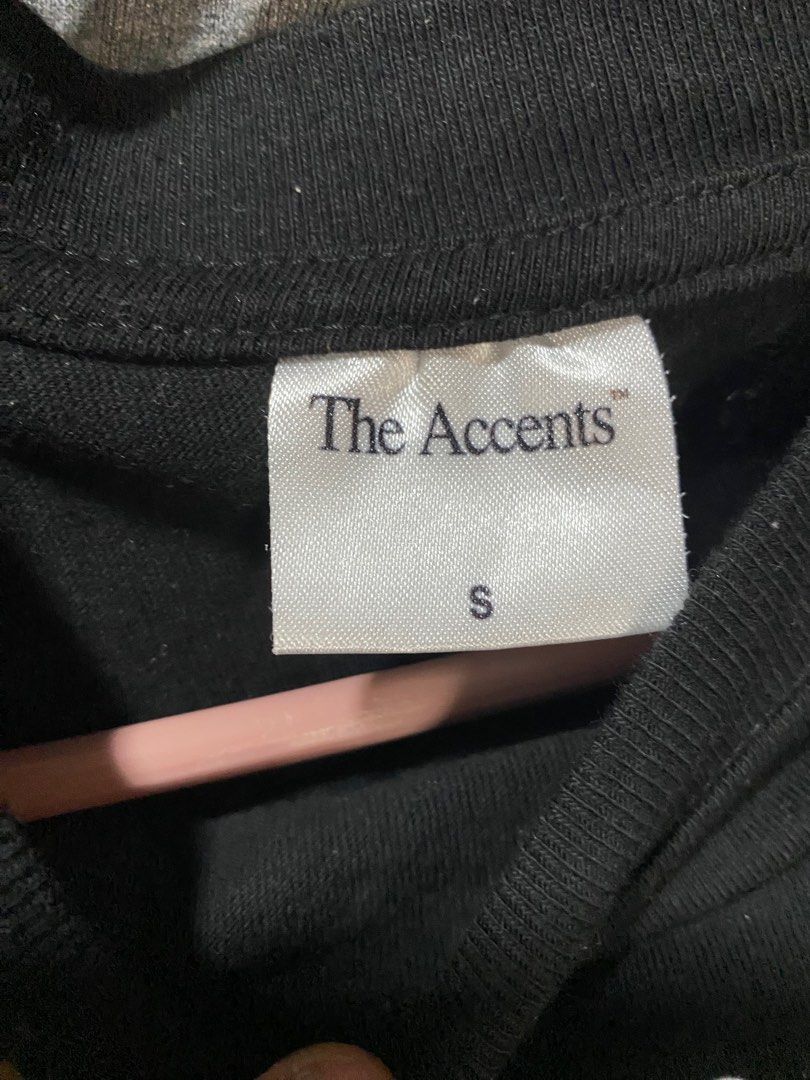 The Accents Shirt (Category: Tshirts & Polo Shirts ) located in Manila. Submitted by gabpineee (Listing ID 1380665117, Image 3). Description: The Accents Shirt Boxy cropped fit size small bought for 900 📍 Paranaque.