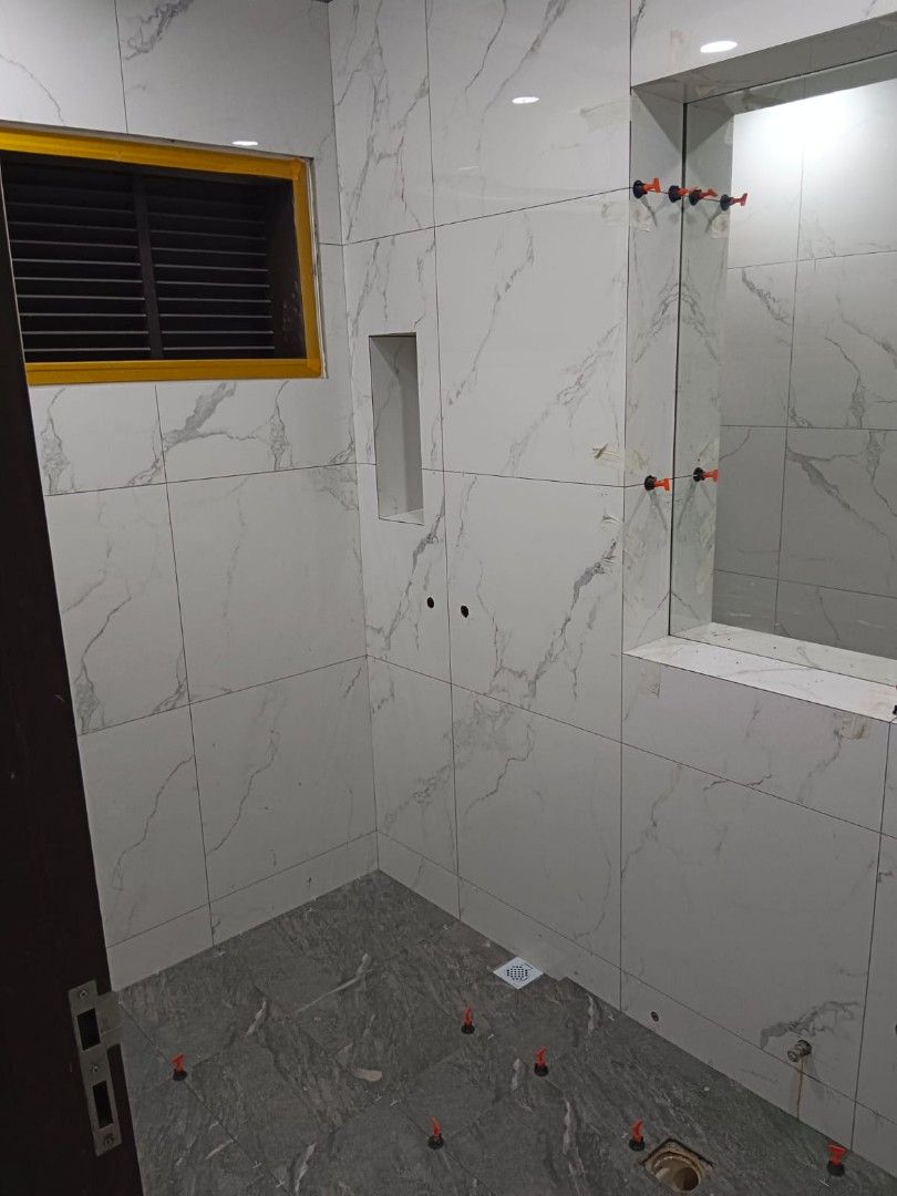 Toilets and kitchen renovations63109200445825113