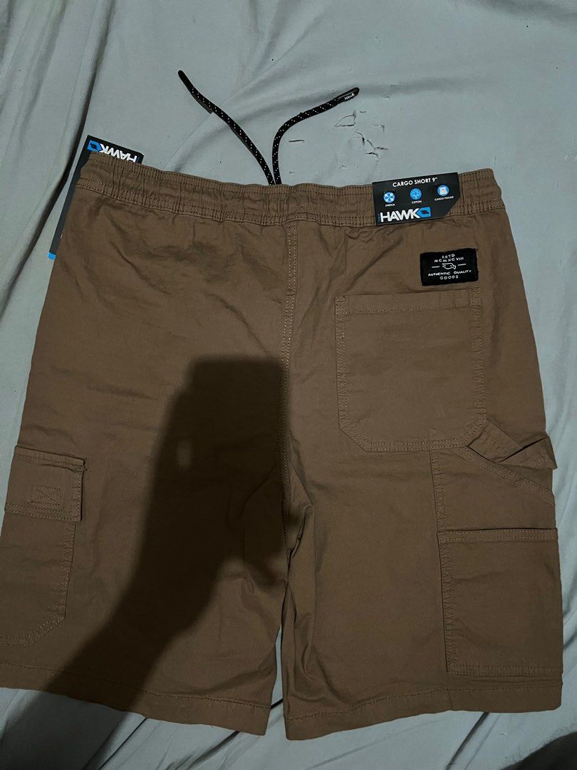 Tony Hawk Stretch Canvas Cargo shorts (Category: Shorts) located in Paranaque City. Submitted by ekkostarfall.12902 (Listing ID 1380626909, Image 2). Description: - 100% Original - size: M/M - stretchable - 9 inch shorts - tags still attached RFS: Wrong size MOP: GCash, Maya SF Shouldered by buyer Location: Parañaque .