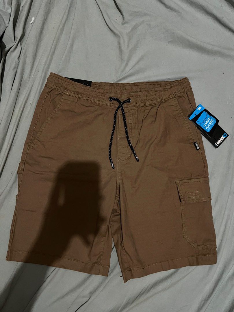 Tony Hawk Stretch Canvas Cargo shorts (Category: Shorts) located in Paranaque City. Submitted by ekkostarfall.12902 (Listing ID 1380626909, Image 1). Description: - 100% Original - size: M/M - stretchable - 9 inch shorts - tags still attached RFS: Wrong size MOP: GCash, Maya SF Shouldered by buyer Location: Parañaque .