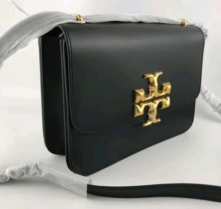 Tory Eleanor Convertible Shoulder Bag (Category: Luxury Bags & Wallets) located in Manila. Submitted by msddirectfactoryoutlet (Listing ID 1380625048, Image 3). Description: Size Eleanor Convertible Shoulder Bag 7In x 9.75In x 3.25In.