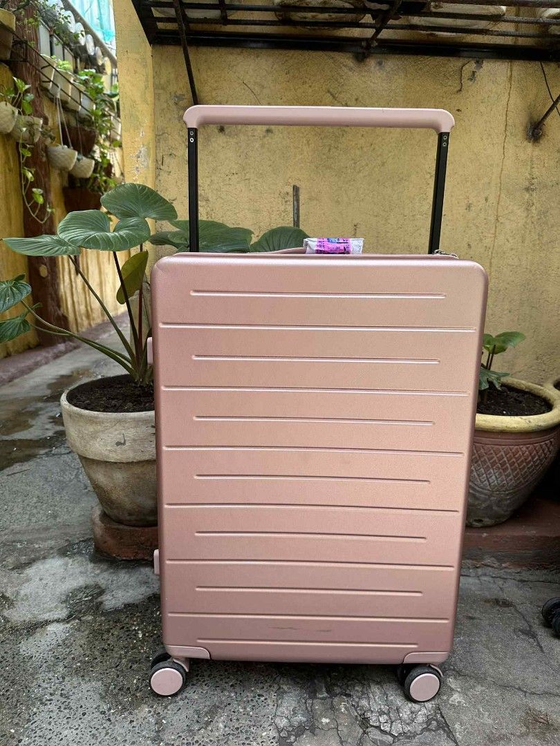 Travel Basic MEDIUM LUGGAGE PINK (Category: Luggage) located in Manila. Submitted by geastoystoreatbp (Listing ID 1380535764, Image 3). Description: TSA LOCK hard case medium 24 inches.
