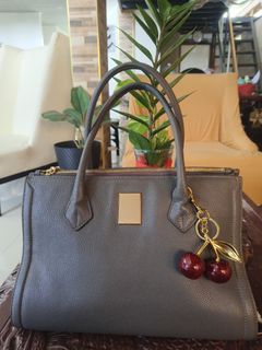 (Category: ) located in . Submitted by luxxesforme (Listing ID 1380505505, Image 1). Description: .