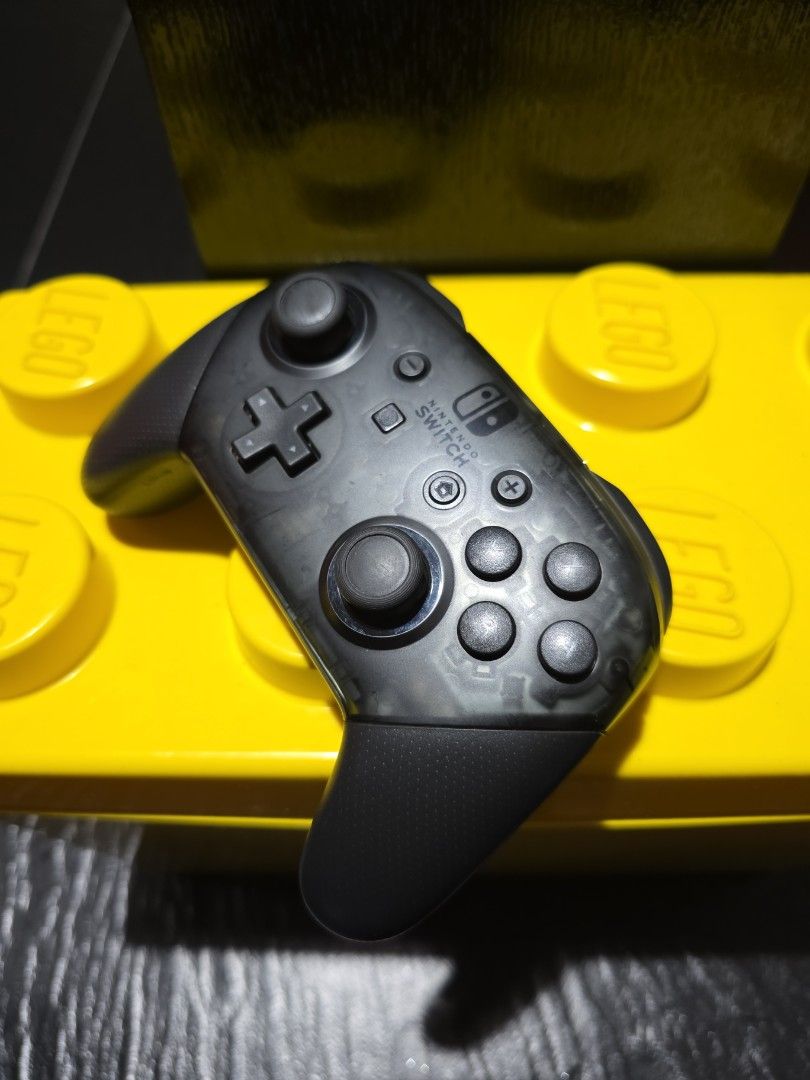 Used Nintendo Switch Pro Controller HAC-01363108480435714112