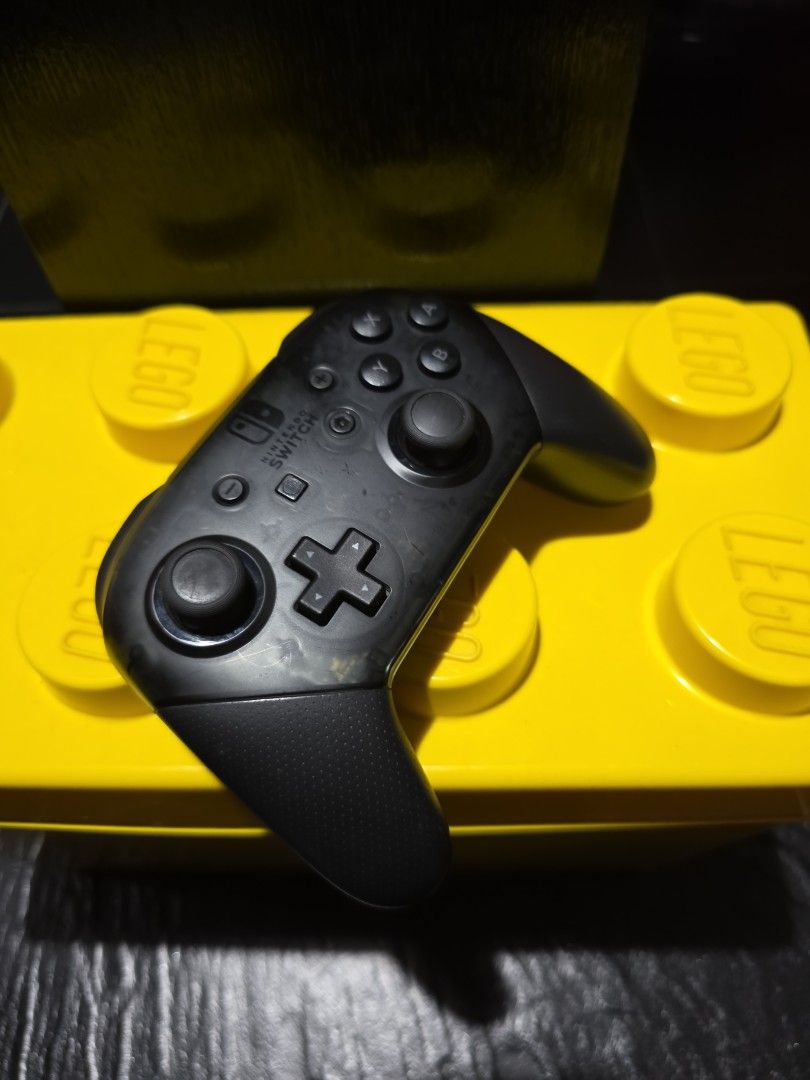 Used Nintendo Switch Pro Controller HAC-01363108480435714113