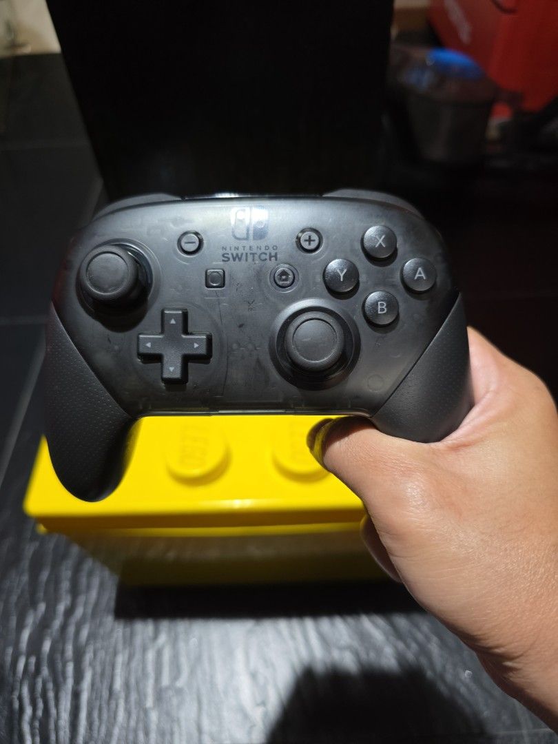 Used Nintendo Switch Pro Controller HAC-01363108480435714111