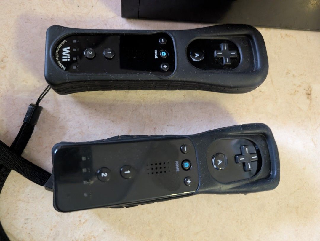 Wii console black working nunchuck wiimot controller pro controller  Wiimot motion plus controller63108087515907112