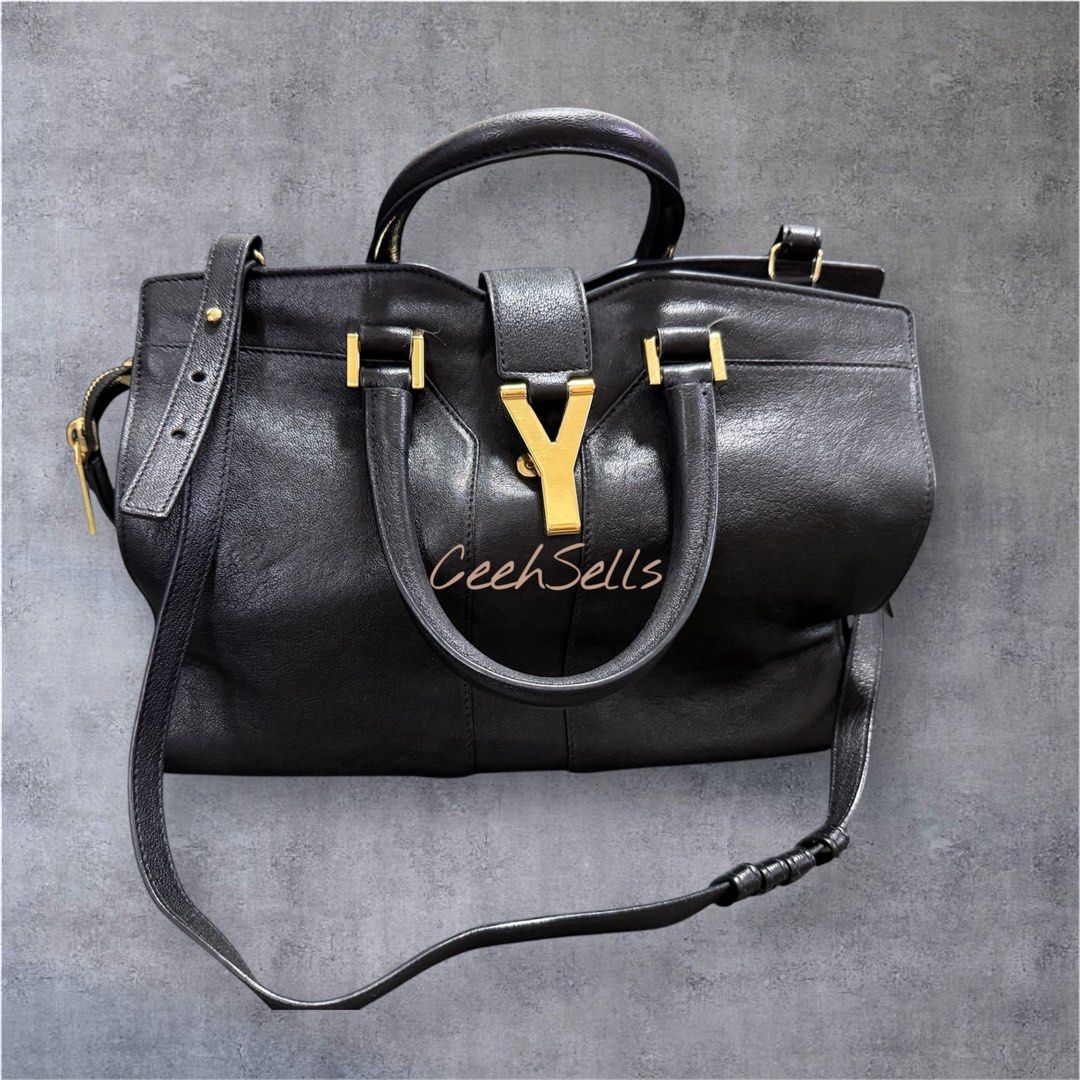 YSL Cabas (Category: Luxury Bags & Wallets) located in Manila. Submitted by ceeh.sells (Listing ID 1380499275, Image 1). Description: Very roomy. One of my faves, but i seldom use it cause I dont want it get overused/ damaged. 😃.
