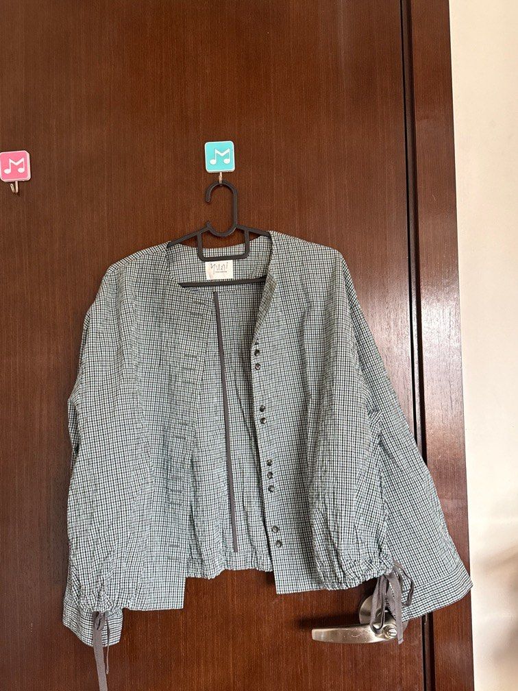 Yuni - outerwear (Category: Coats, Jackets and Outerwear) located in Taguig. Submitted by _pattyp (Listing ID 1380520483, Image 1). Description: .