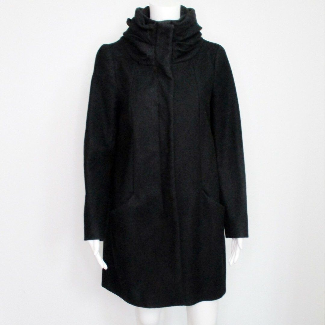 Zara Basic Coat / trench coat for women (Category: Coats, Jackets and Outerwear) located in Cavite. Submitted by leanmayp_404 (Listing ID 1380596477, Image 1). Description: Size medium Good condition No issue need wash lng po.