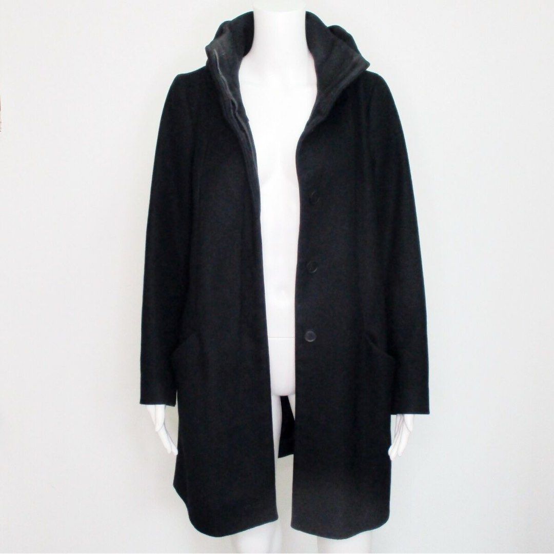 Zara Basic Coat / trench coat for women (Category: Coats, Jackets and Outerwear) located in Cavite. Submitted by leanmayp_404 (Listing ID 1380596477, Image 2). Description: Size medium Good condition No issue need wash lng po.