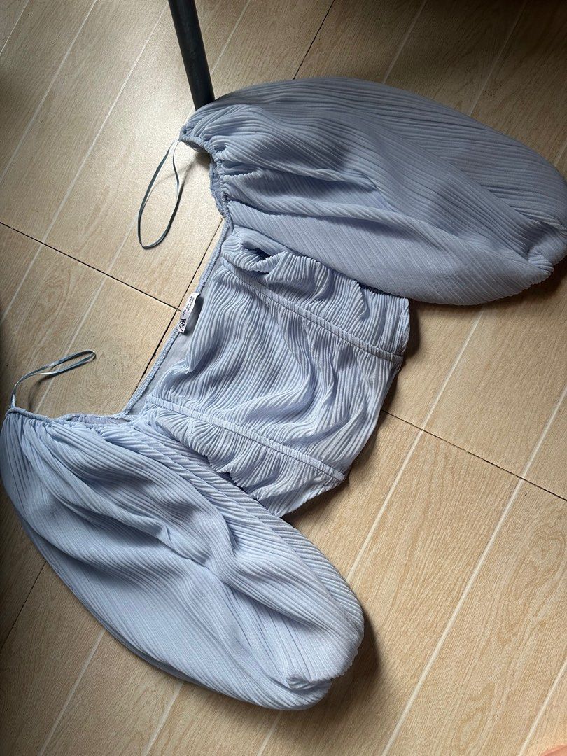 Zara preloved S (Category: Blouses) located in Cebu City. Submitted by monits (Listing ID 1380602095, Image 1). Description: .
