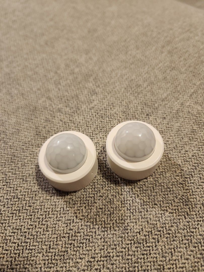 Zigbee Motion Senor (Category: Other Home Appliances) located in Singapore. Submitted by isdude (Listing ID 1380639939, Image 1). Description: - Three x Zigbee motion sensors - 5 bucks each - Good condition, does not include the battery - Uses CR2450.