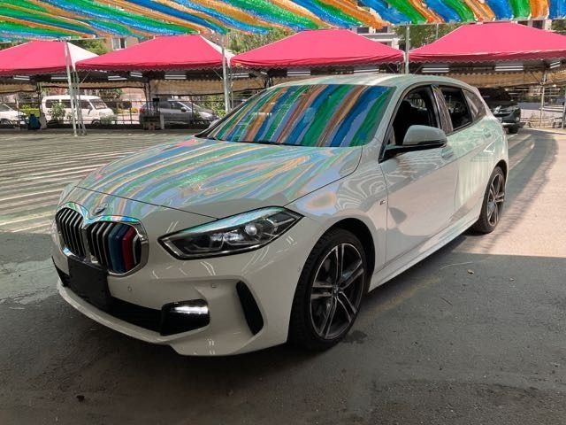 由 a779573339957 (刊登 ID 1380767709，圖片 1) 提交，位於 新北市 (New Taipei) 的 2021 BMW 118i 1.5l 5萬公里 acc NT$800,000 (類別：汽車出售)，說明：有第三方認證，無待修、無泡水、無事故、三大保固 LINE:PT0974 #汽車#中古車#新車#原廠#代理商#貿易商#新古車#買車#賣車#五股#新北市#台北市#桃園市#換車。