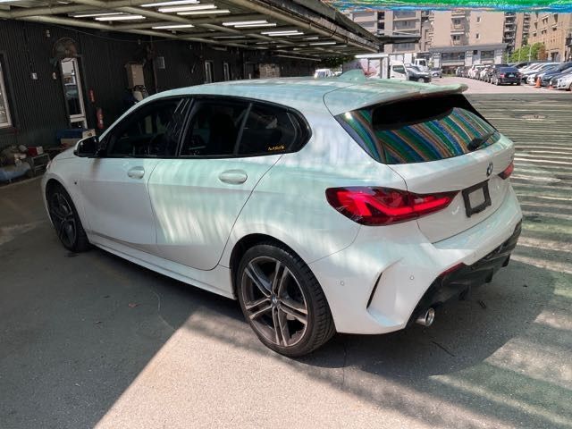 由 a779573339957 (刊登 ID 1380767709，圖片 2) 提交，位於 新北市 (New Taipei) 的 2021 BMW 118i 1.5l 5萬公里 acc NT$800,000 (類別：汽車出售)，說明：有第三方認證，無待修、無泡水、無事故、三大保固 LINE:PT0974 #汽車#中古車#新車#原廠#代理商#貿易商#新古車#買車#賣車#五股#新北市#台北市#桃園市#換車。