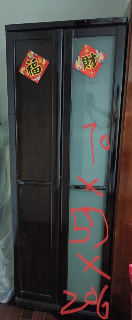 由 kelen0972 (刊登 ID 1380834157，圖片 3) 提交，位於 台北市 (Taipei) 的 衣櫃 (類別：書櫃、櫃子)，說明：照片上有尺寸 寬×高 淡水自取。