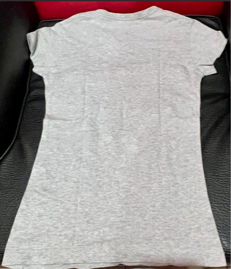 🔴 NIKE TSHIRT FOR KIDS (Category: Babies & Kids Fashion) located in Quezon City. Submitted by fst30 (Listing ID 1380719367, Image 2). Description: Original Nike Tshirt for Kids Size : Small Color : Gray.