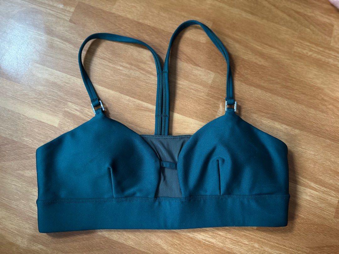 ALO Sports Bra size Small (Category: Activewear) located in Cebu City. Submitted by sultrychicmary (Listing ID 1380711638, Image 1). Description: used once wont use anymore .