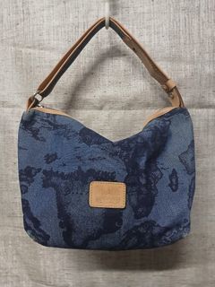 (Category: ) located in . Submitted by azizahthriftshop (Listing ID 1380870964, Image 1). Description: .