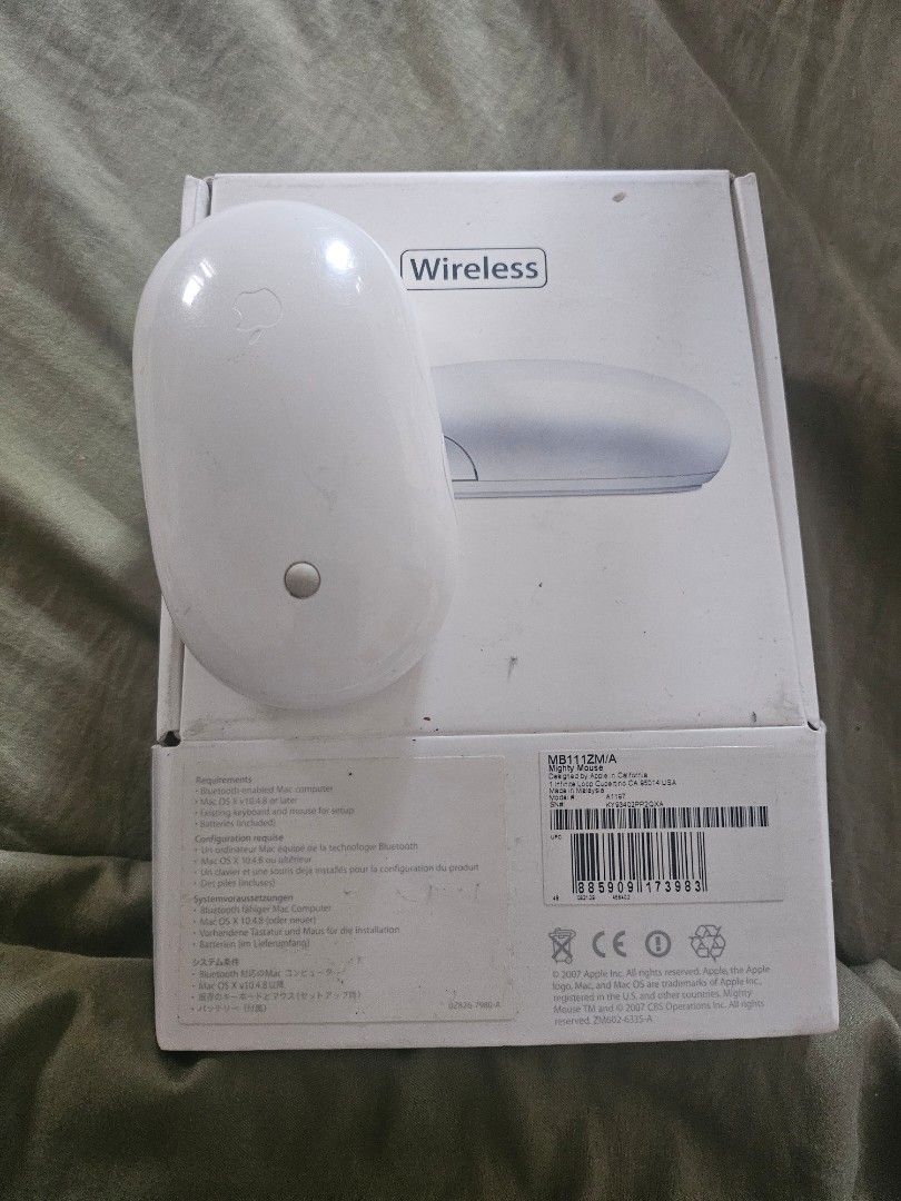 Apple mighty mouse with issue (Category: Mouse & Mousepads) located in Quezon City. Submitted by brandedthingsforless (Listing ID 1380756662, Image 1). Description: decluttering authentic with issues , sensor on the pad can't be detected all other buttons working sf to be shoulderedbybuyers.