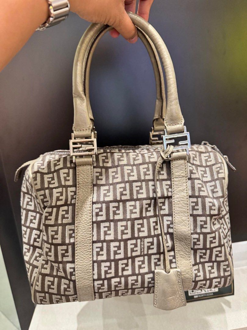 Authentic Fendi Boston 25 (Category: Luxury Bags & Wallets) located in Quezon City. Submitted by jhaediah (Listing ID 1380838572, Image 1). Description: Boston25 Fen di Cleaned by Dr Leather As is w/ verbal Authentication code :5.
