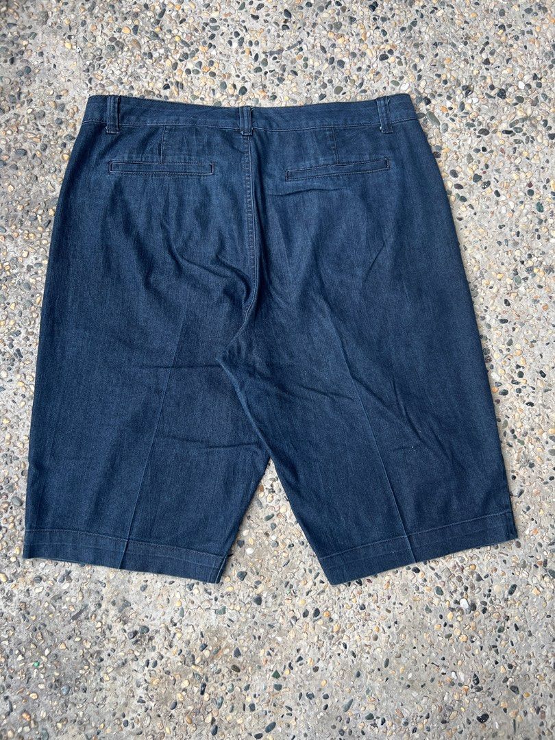 bandolino denim shorts (Category: Chinos) located in Manila. Submitted by kalinumerouno (Listing ID 1380782491, Image 2). Description: .