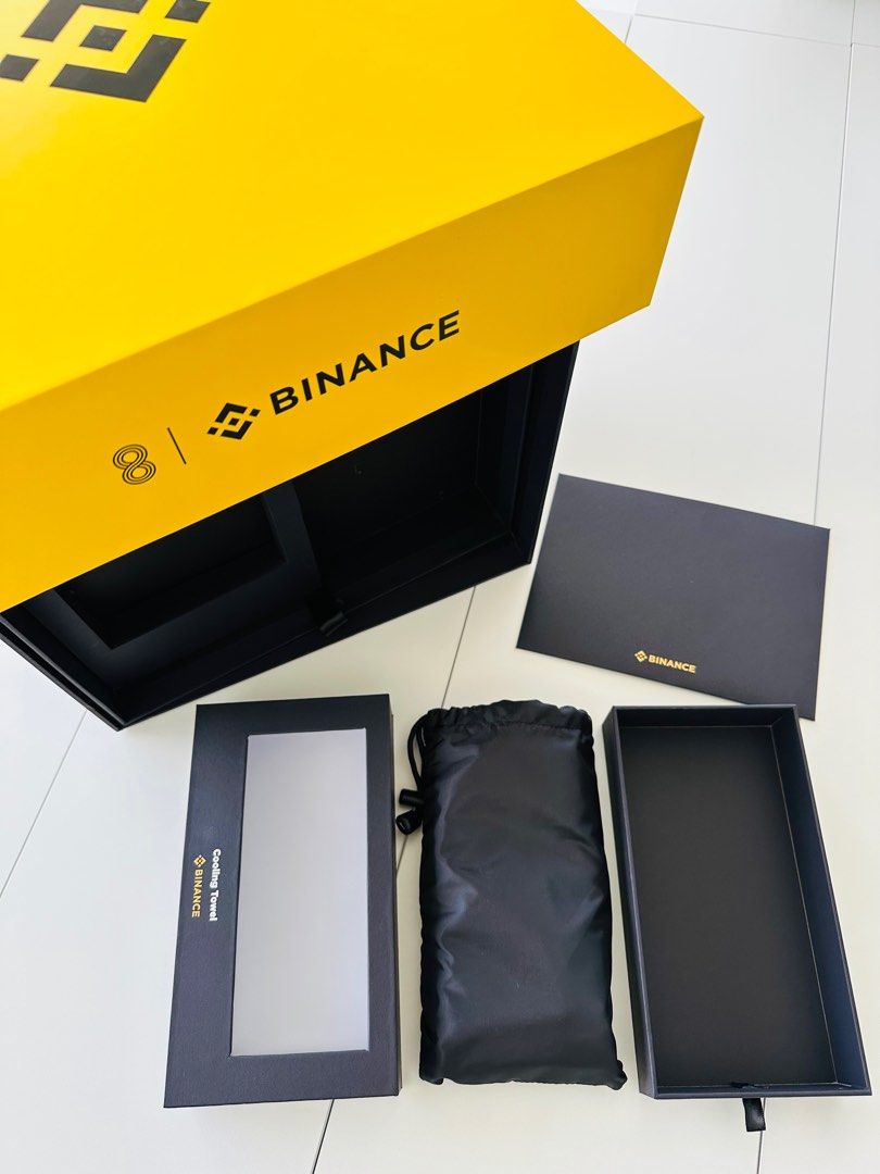 由 cv1234 (刊登 ID 1380731226，圖片 3) 提交，位於 台北市 (Taipei) 的 BINANCE 幣安 - 涼感毛巾 (類別：床具浴巾)，說明：BINANCE 幣安 - 涼感毛巾 ‼️ 全新商品，僅拍照，完整包裝都還在 ‼️ ➡️ BINANCE 出品，連毛巾都冷靜 ➡️ 清涼隨身，酷熱退散！夏天爆熱？運動完滿身汗？這條涼感毛巾幫您快速降溫！適合運動、騎車、登山、戶外活動等場合使用。也非常適合放在辦公室、車上、健身房 ➡️ 材質：高科技涼感纖維 ➡️ 速乾透氣，不悶熱、不黏膩 ➡️ 重複使用，環保又實用 ➡️ 顏色：黑色 ➡️ 商品照片因拍攝光線反射，部分區域可能看起來較亮或有反光效果。實際商品色澤穩定自然，沒有污漬。 （雙北可面交，請先聊聊，謝謝🙏） ________________________________________________ BINANCE – Cooling Towel ‼️ Brand new item – only opened 